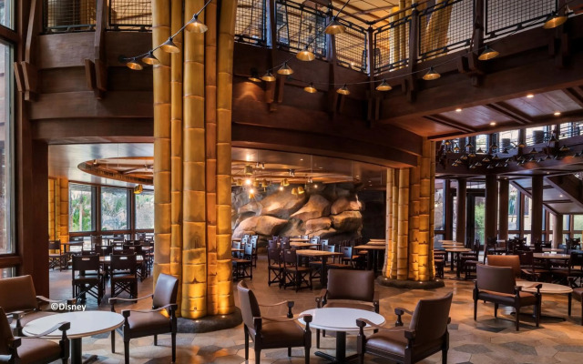Disney Explorers Lodge