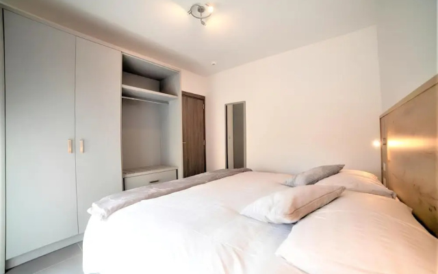 Elise Apartments