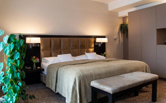 Hotel Avance
