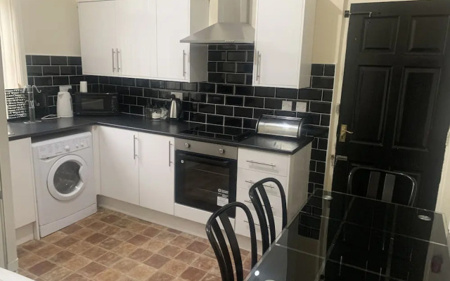 Short Term Shared R&R In Chorlton
