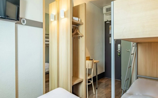 B&B HOTEL Poitiers (1)