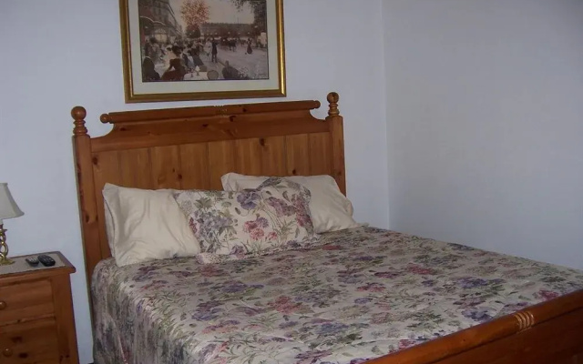 Locust Tree Bed and Breakfast LLC