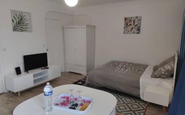 Super Appart entre Paris et Dysney équipé(Ref: KA)