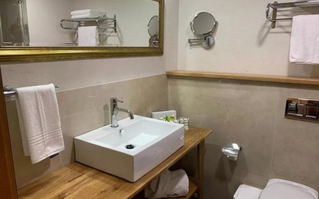 C-Hotel Neve Illan
