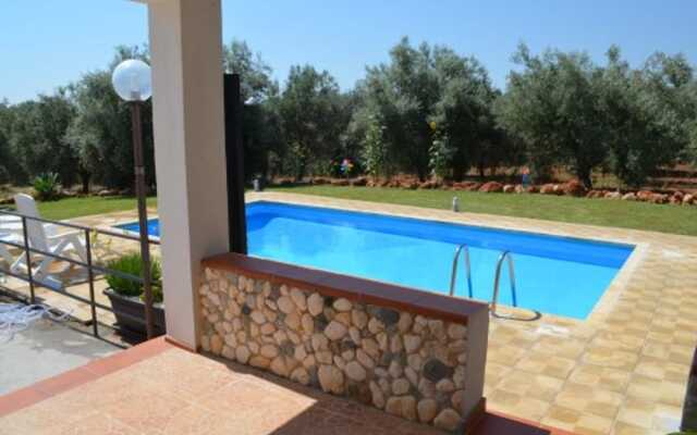 Villa With 2 Bedrooms In Floridia With Private Pool Enclosed Garden And Wifi 12 Km From The Beach