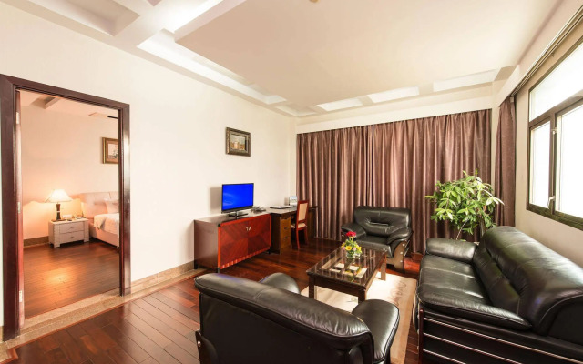 Da Nang Riverside Hotel