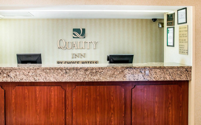 Quality Inn Toledo Airport