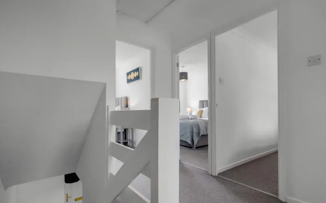 Host Stay Galley Lodge