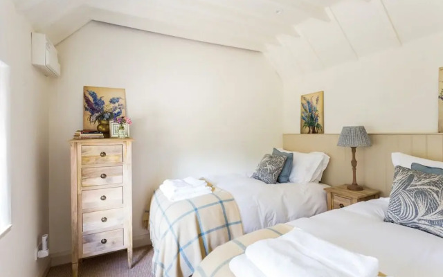 Scenic Family Home in Cotswolds
