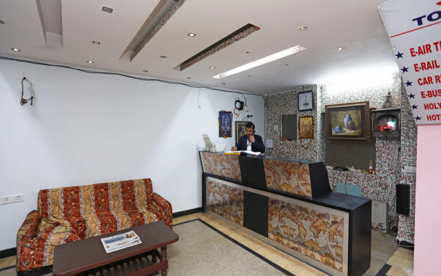 OYO 27884 Hotel 3bs House Dx