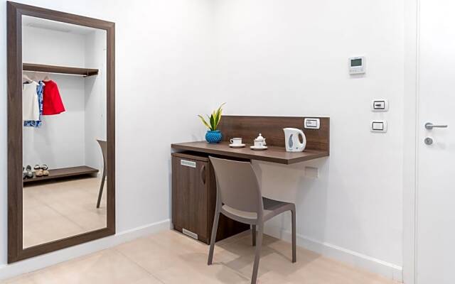 Mako Sorrento Suites