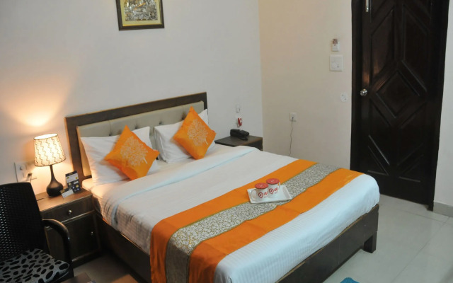 Season 4 by OYO Rooms