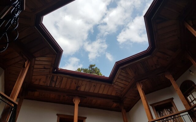 Room Kite Mansion
