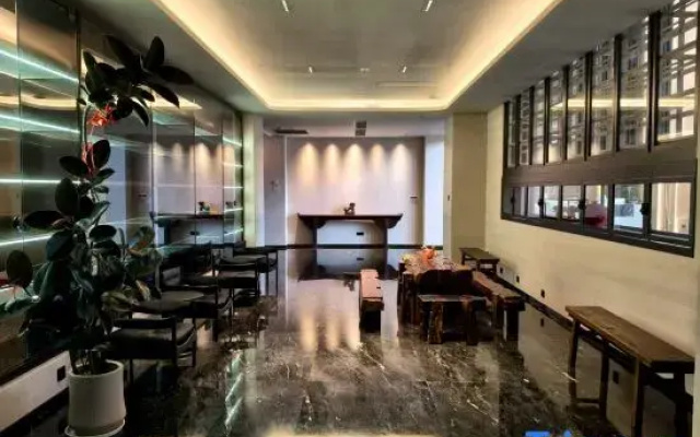 Ninghai Hantang Supreme Hotel (Jinshan Ninth Road Branch, Ninghai Station)