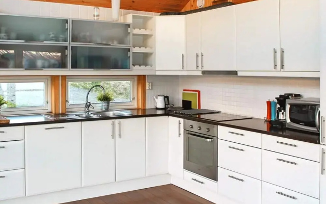 Four Bedroom Holiday Home In Gullesfjord