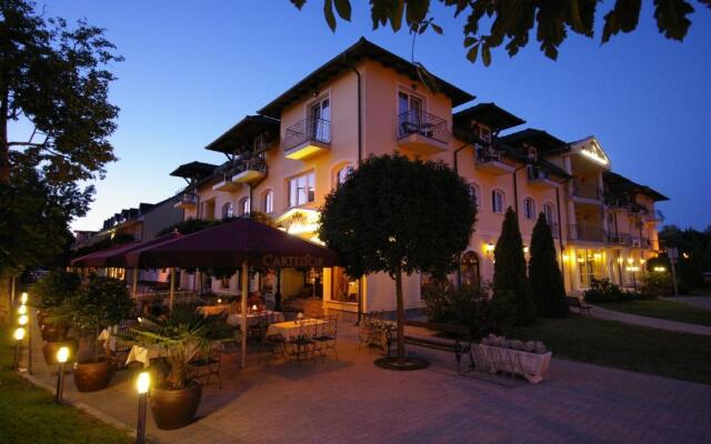 Xavin Hotel