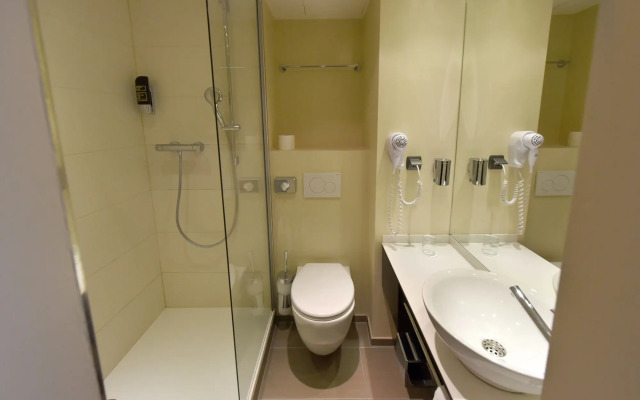 Zi Hotel & Lounge
