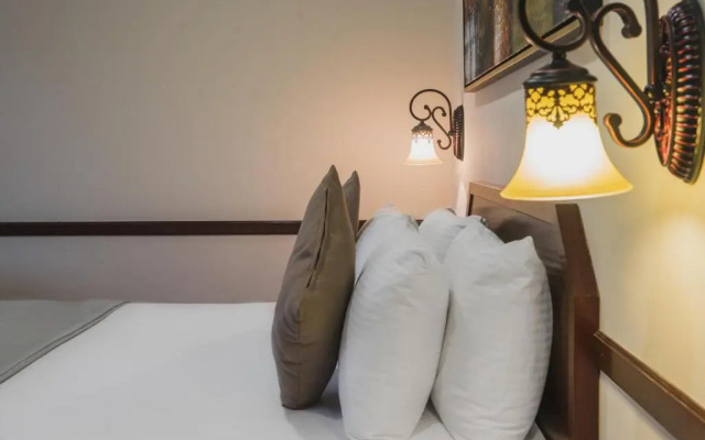 Shah's Village Hotel