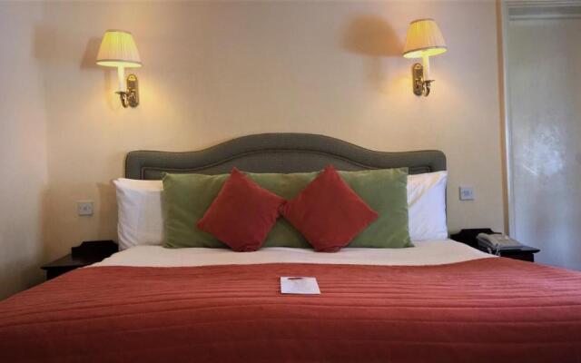 George Hotel