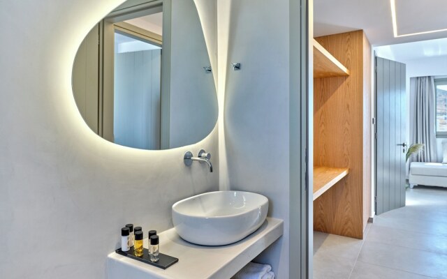 Paros Gem