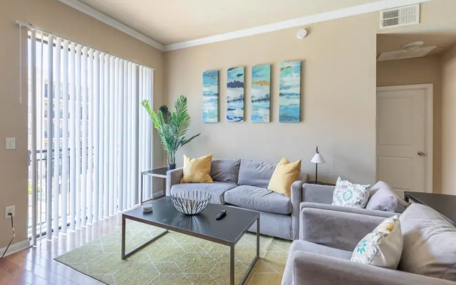 Executive Suite With Pool & Gym