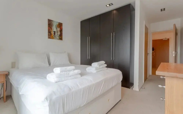 Luxury 2 bedroom Apartment London - RGB 65378