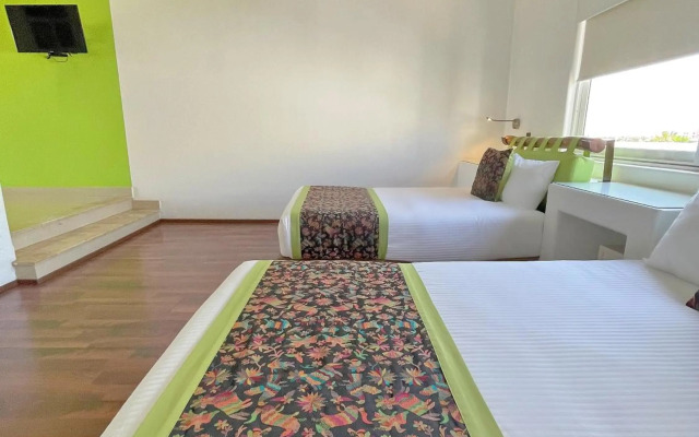 Seven Crown Express & Suites by Kavia