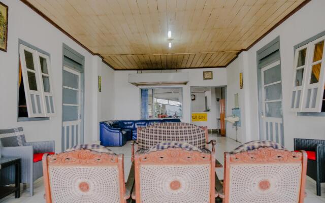 OYO Life 2638 Hotel Raya