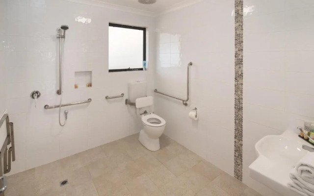 Redgate Forest Retreat