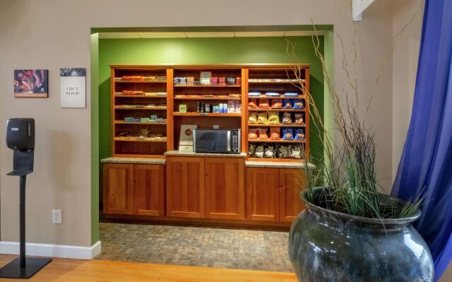 DoubleTree by Hilton Hotel Buffalo - Amherst