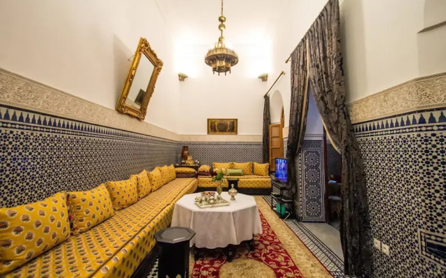 Room in B&B - Riad Authentic Palace & Spa -jawhara