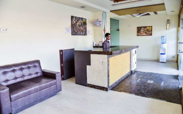 OYO 25127 Hotel Metro Palace
