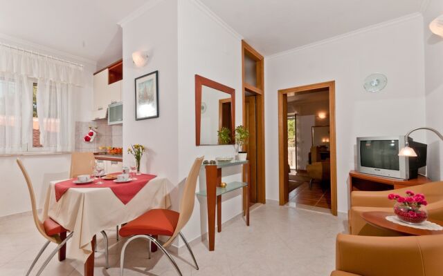 Barba Petra Dvori Apartments