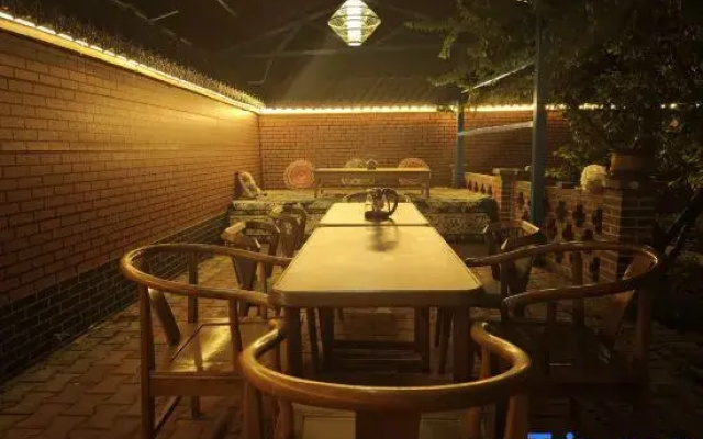Yushu · Holiday · Courtyard Homestay (Ile River Scenic Area)