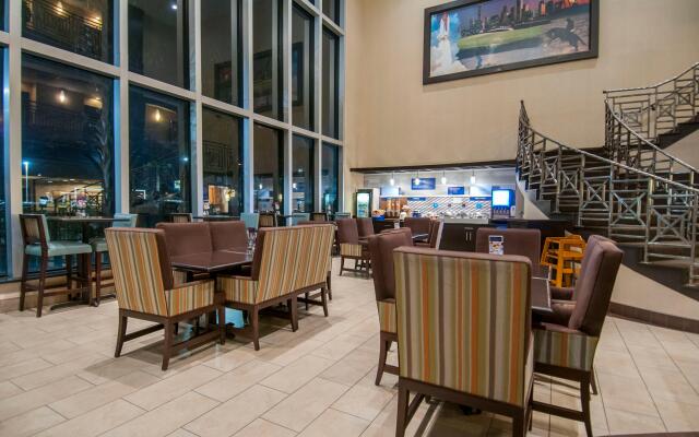 Holiday Inn Express & Suites Houston North Intercontinental by IHG