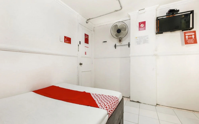 OYO 842 City Smiles Apartelle (Vaccinated Staff)