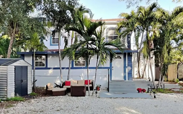 Miami Townhouse with Patio Gazebo