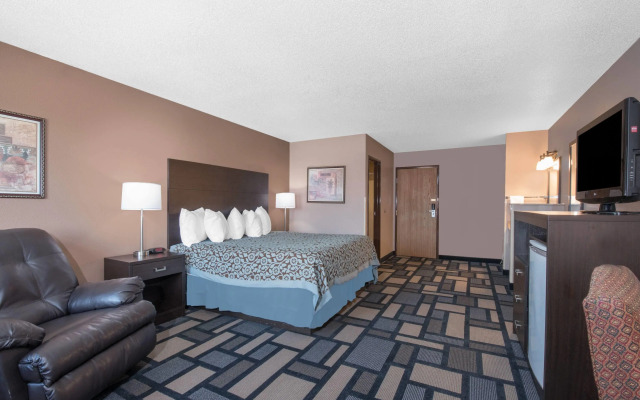 Days Inn by Wyndham Watertown