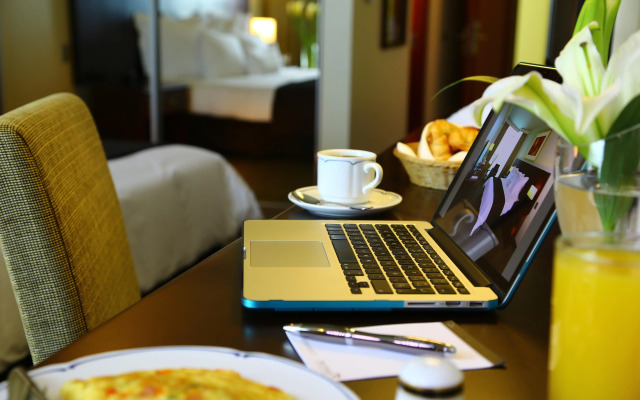 Delfines Hotel & Convention Center