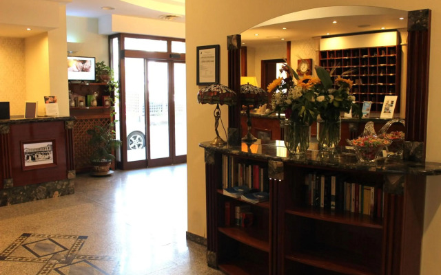 Phi Hotel Ambra