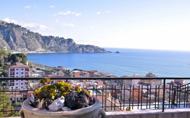 Panoramic Taormina Bay View