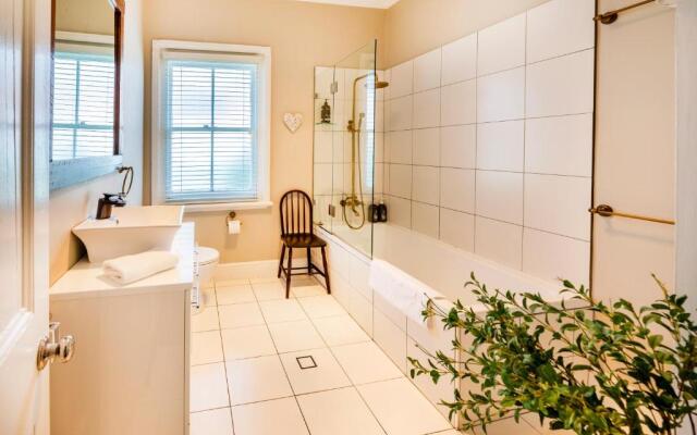 YSG The Edward Townhouse 155 - Steps To Town