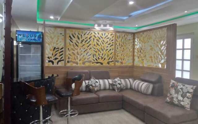 Vic & J Lounge and Hotel