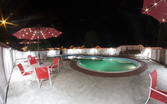 King Hendrick Motel