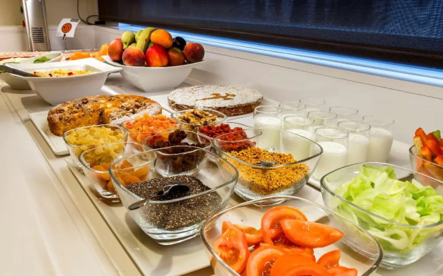 Catalonia Giralda Hotel