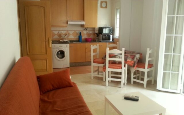 Apartment With 2 Bedrooms in Fuengirola, With Wonderful City View, Poo