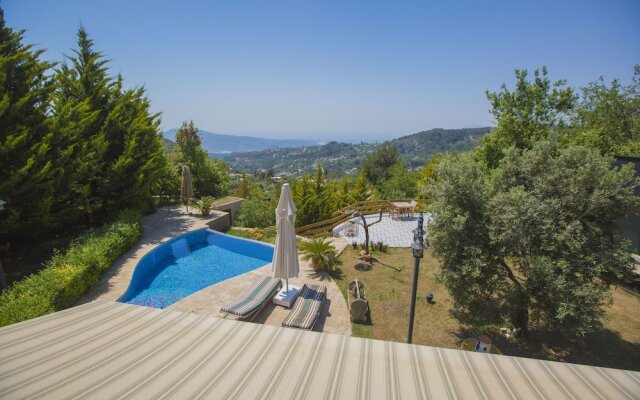 Villa Zeytin Evi by Akdenizvillam