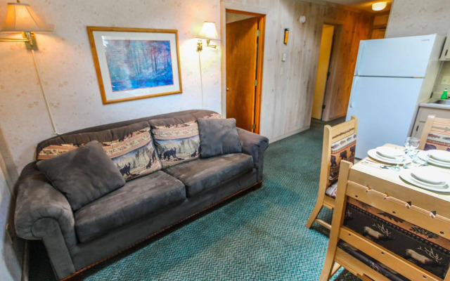 Smoketree Lodge by VRI Resort