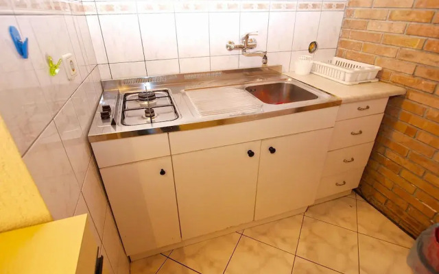 Apartment 977
