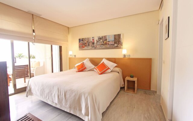 1155 Beachfront 3 Apartments 70 Mtr Golden Beach 7Bedroom 3Pool